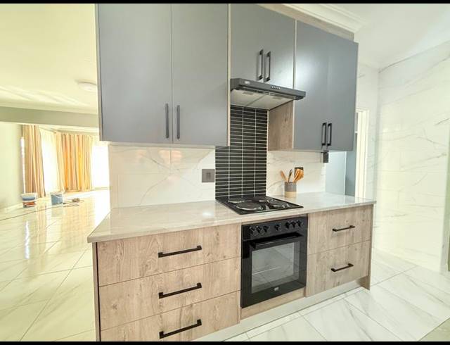 4 BEDROOM HOUSE FOR SALE IN VANDERBIJLPARK CW 3